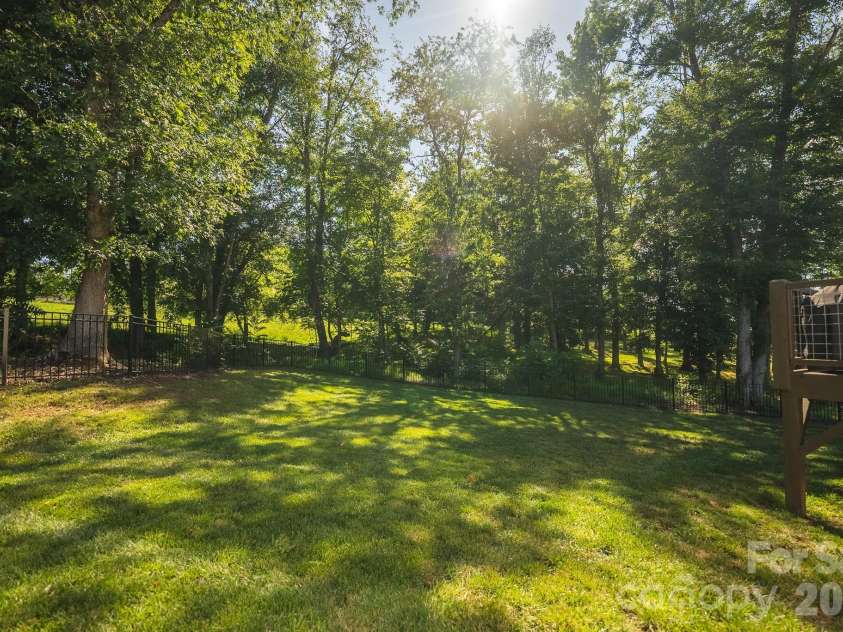 133 Maplewood Court, Hudson, NC 28638.  MLS# CAR4406302, YatesRealty ID 39774. 