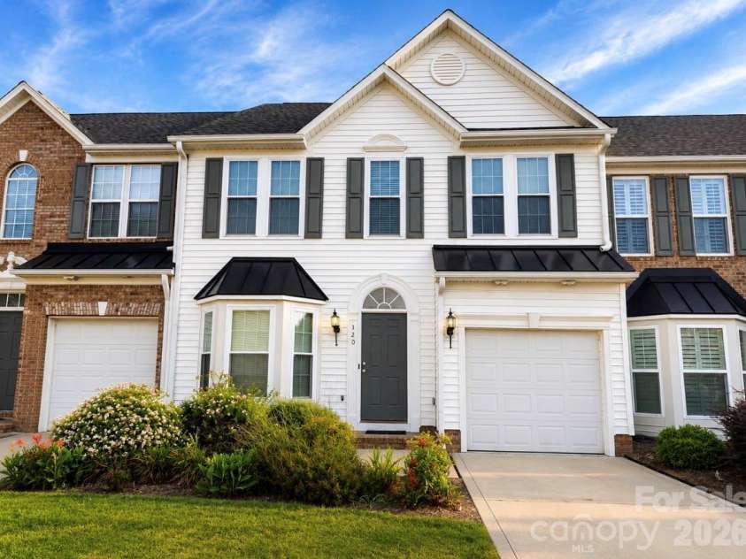 320 Shingleoak Drive, Clover, SC 29710.  MLS# CAR4406026, YatesRealty ID 39775. 