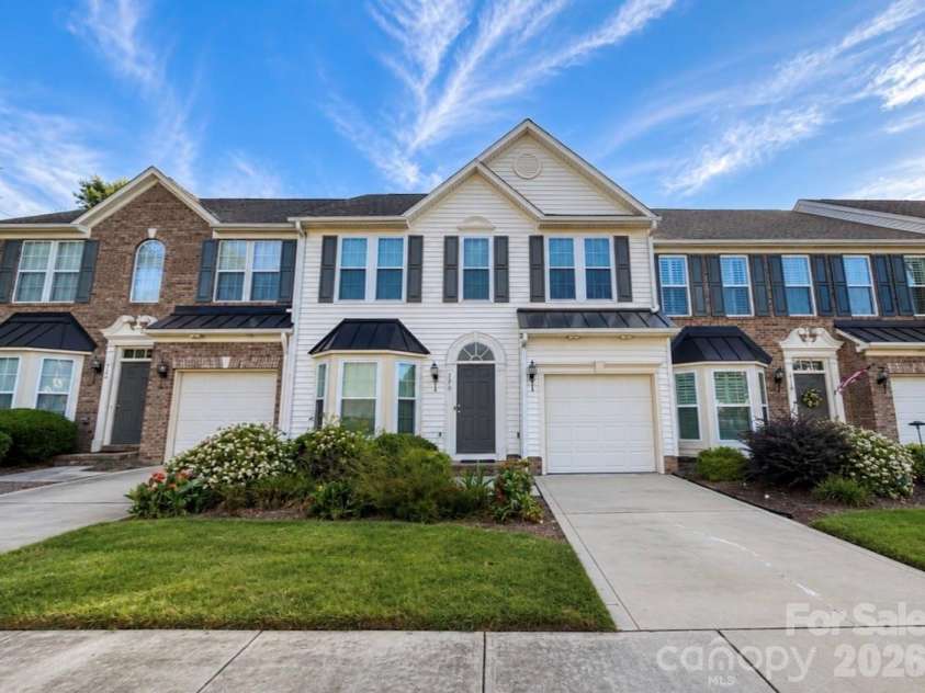 320 Shingleoak Drive, Clover, SC 29710.  MLS# CAR4406026, YatesRealty ID 39775. 