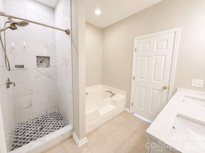 320 Shingleoak Drive, Clover, SC 29710.  MLS# CAR4406026, YatesRealty ID 39775. 