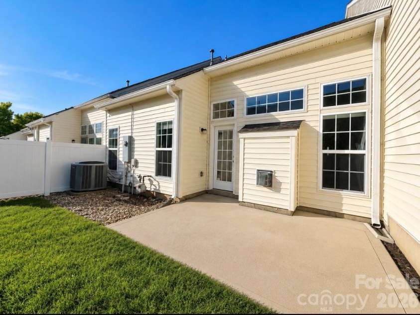 320 Shingleoak Drive, Clover, SC 29710.  MLS# CAR4406026, YatesRealty ID 39775. 