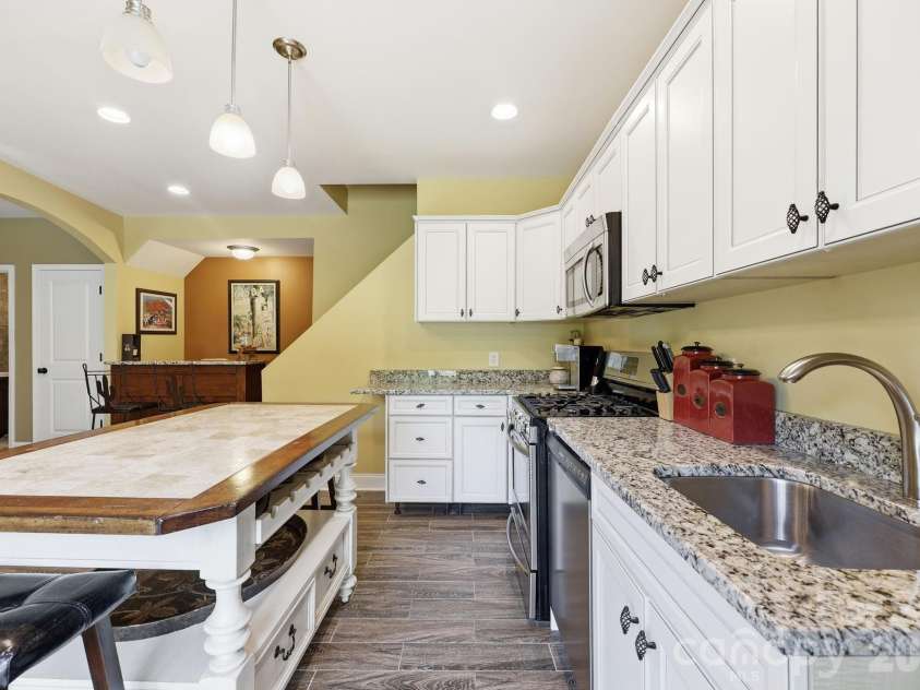 5241 Kindling Place, Concord, NC 28025.  MLS# CAR4406078, YatesRealty ID 39776. 