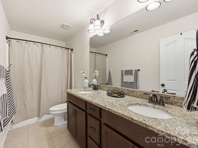 5241 Kindling Place, Concord, NC 28025.  MLS# CAR4406078, YatesRealty ID 39776. 