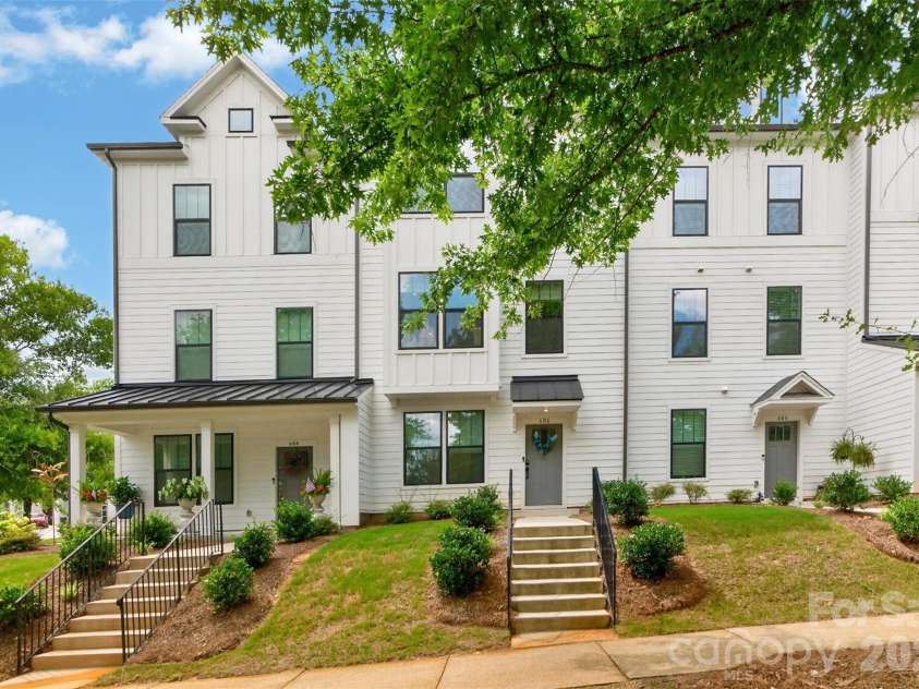 606 District Court, Fort Mill, SC 29708.  MLS# CAR4406167, YatesRealty ID 39777. 