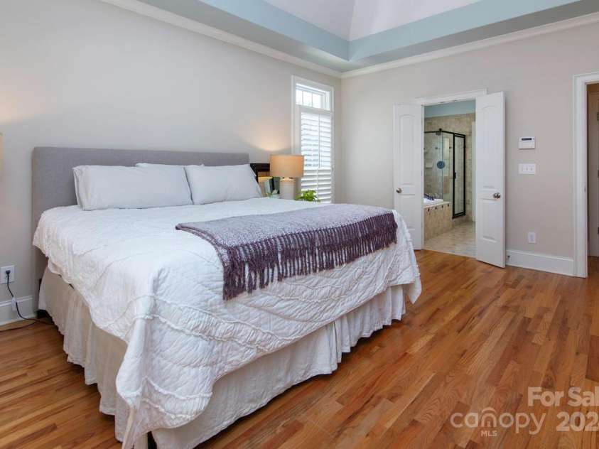4709 Trey View Court, Mint Hill, NC 28227.  MLS# CAR4173427, YatesRealty ID 3978. Dbl doors open to primary bath -jacuzzi and glass enclosed shower - lg walk-in closet