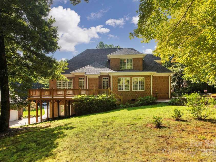 4709 Trey View Court, Mint Hill, NC 28227.  MLS# CAR4173427, YatesRealty ID 3978. Great view of arcitectural design, very large deck - 29 ft - private!