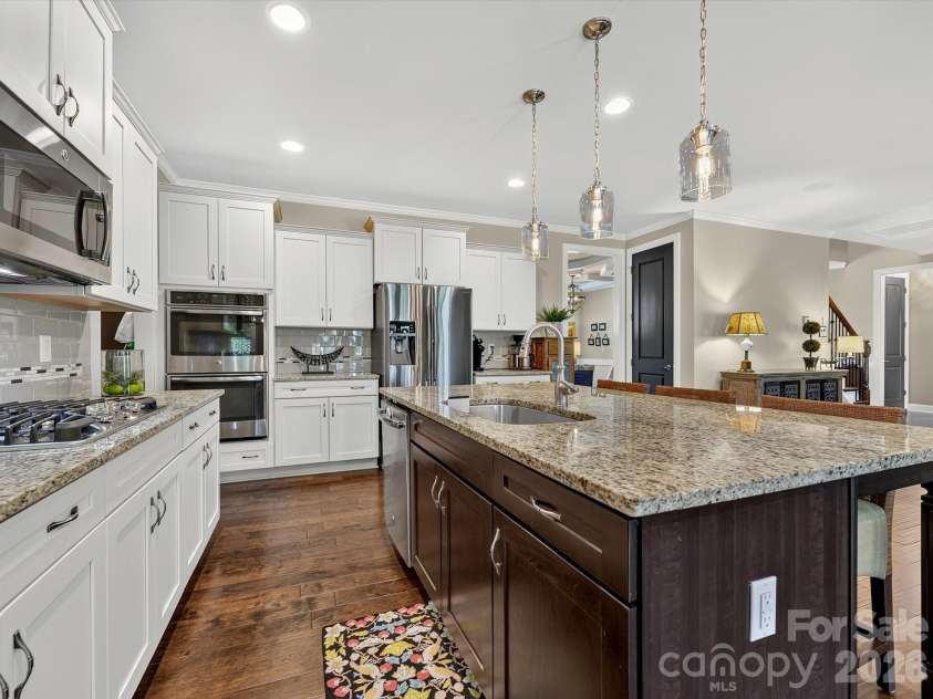 804 Sardis Lane, Charlotte, NC 28270.  MLS# CAR4405846, YatesRealty ID 39783. 