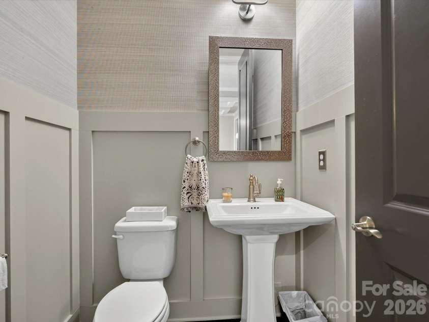 804 Sardis Lane, Charlotte, NC 28270.  MLS# CAR4405846, YatesRealty ID 39783. 
