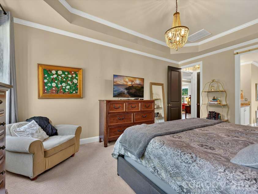 804 Sardis Lane, Charlotte, NC 28270.  MLS# CAR4405846, YatesRealty ID 39783. 