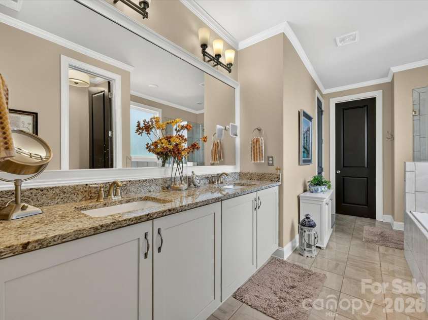 804 Sardis Lane, Charlotte, NC 28270.  MLS# CAR4405846, YatesRealty ID 39783. 