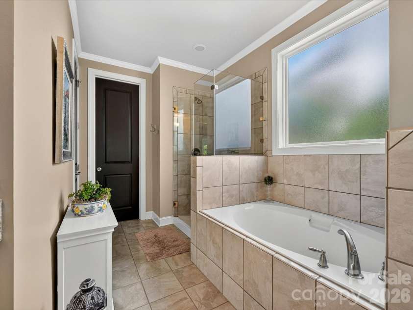 804 Sardis Lane, Charlotte, NC 28270.  MLS# CAR4405846, YatesRealty ID 39783. 