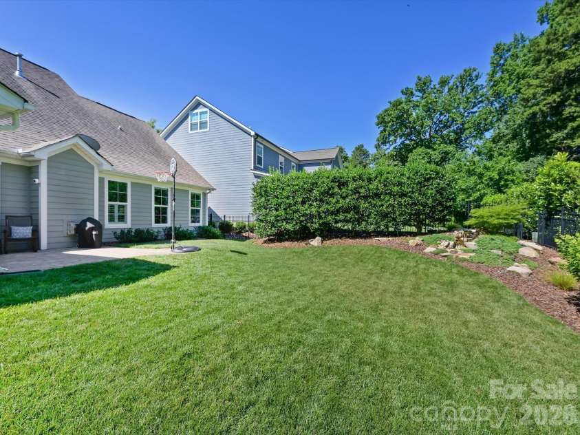 804 Sardis Lane, Charlotte, NC 28270.  MLS# CAR4405846, YatesRealty ID 39783. 