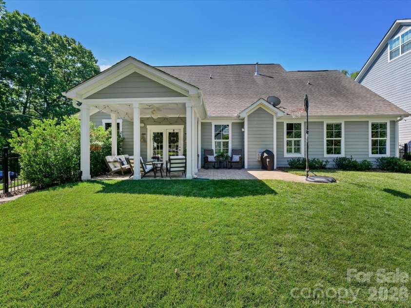804 Sardis Lane, Charlotte, NC 28270.  MLS# CAR4405846, YatesRealty ID 39783. 