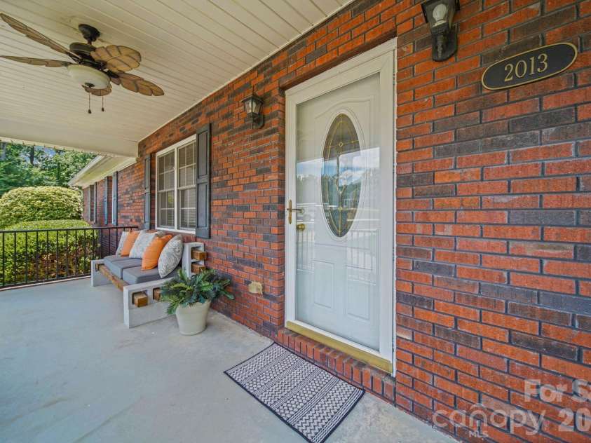 2013 Silvertip Court, Belmont, NC 28012.  MLS# CAR4405875, YatesRealty ID 39784. 