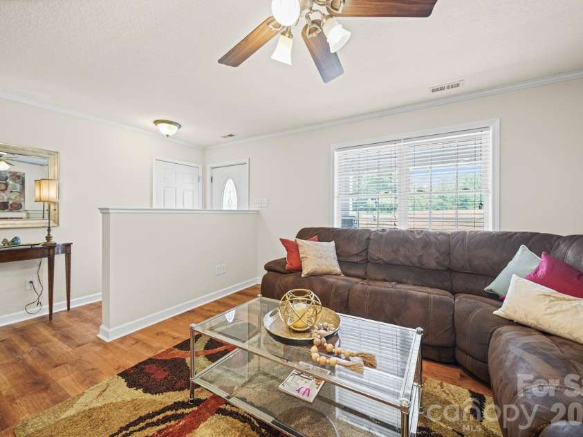 2013 Silvertip Court, Belmont, NC 28012.  MLS# CAR4405875, YatesRealty ID 39784. 