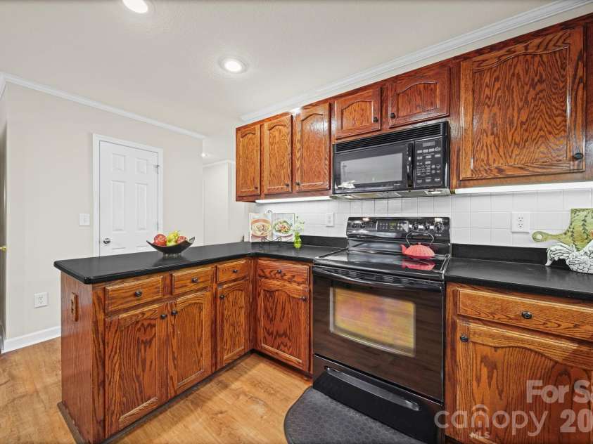 2013 Silvertip Court, Belmont, NC 28012.  MLS# CAR4405875, YatesRealty ID 39784. 