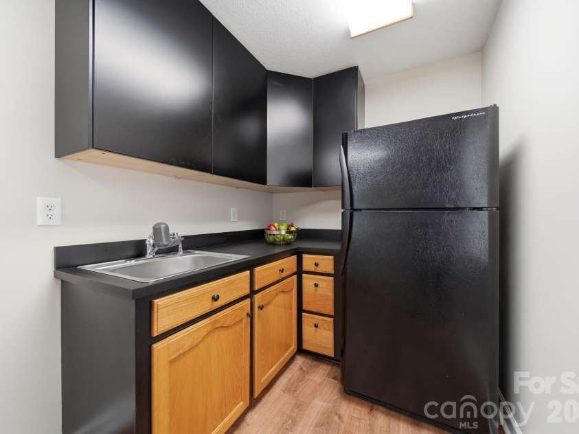 2013 Silvertip Court, Belmont, NC 28012.  MLS# CAR4405875, YatesRealty ID 39784. 