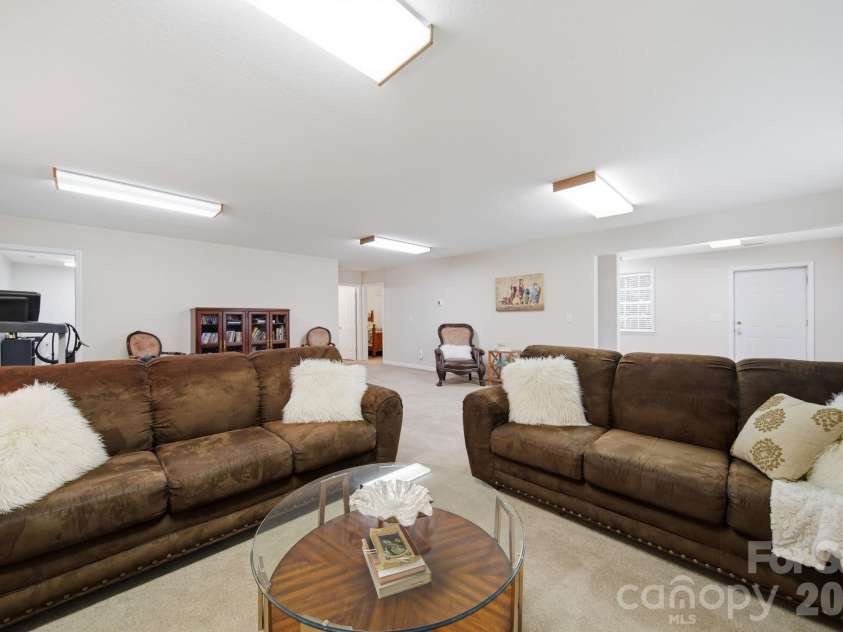 2013 Silvertip Court, Belmont, NC 28012.  MLS# CAR4405875, YatesRealty ID 39784. 