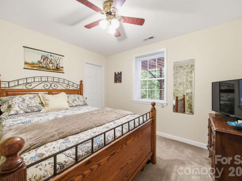 2013 Silvertip Court, Belmont, NC 28012.  MLS# CAR4405875, YatesRealty ID 39784. 
