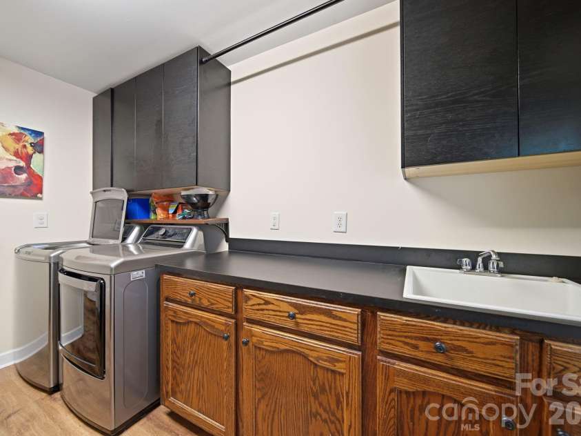 2013 Silvertip Court, Belmont, NC 28012.  MLS# CAR4405875, YatesRealty ID 39784. 