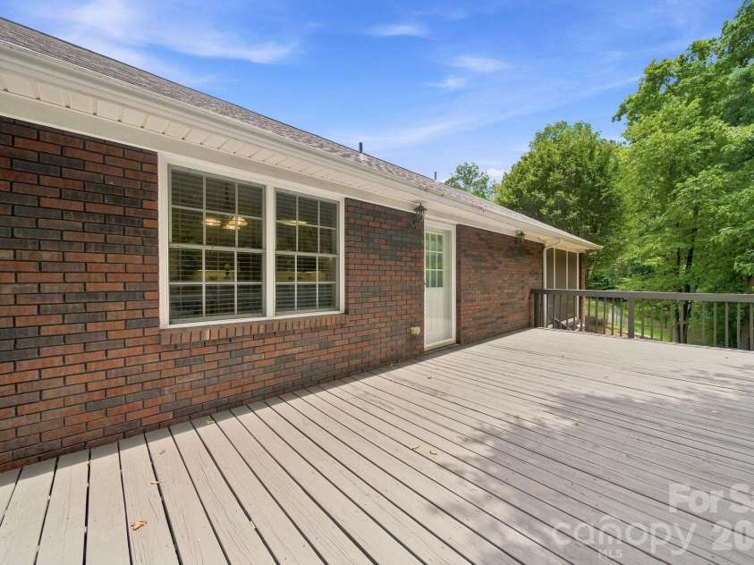 2013 Silvertip Court, Belmont, NC 28012.  MLS# CAR4405875, YatesRealty ID 39784. 