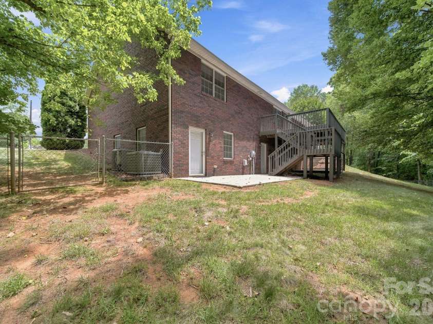 2013 Silvertip Court, Belmont, NC 28012.  MLS# CAR4405875, YatesRealty ID 39784. 