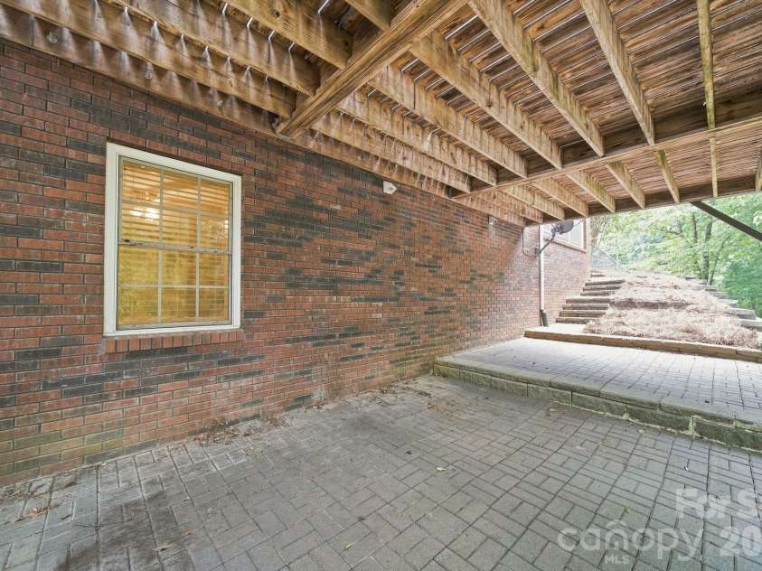 2013 Silvertip Court, Belmont, NC 28012.  MLS# CAR4405875, YatesRealty ID 39784. 