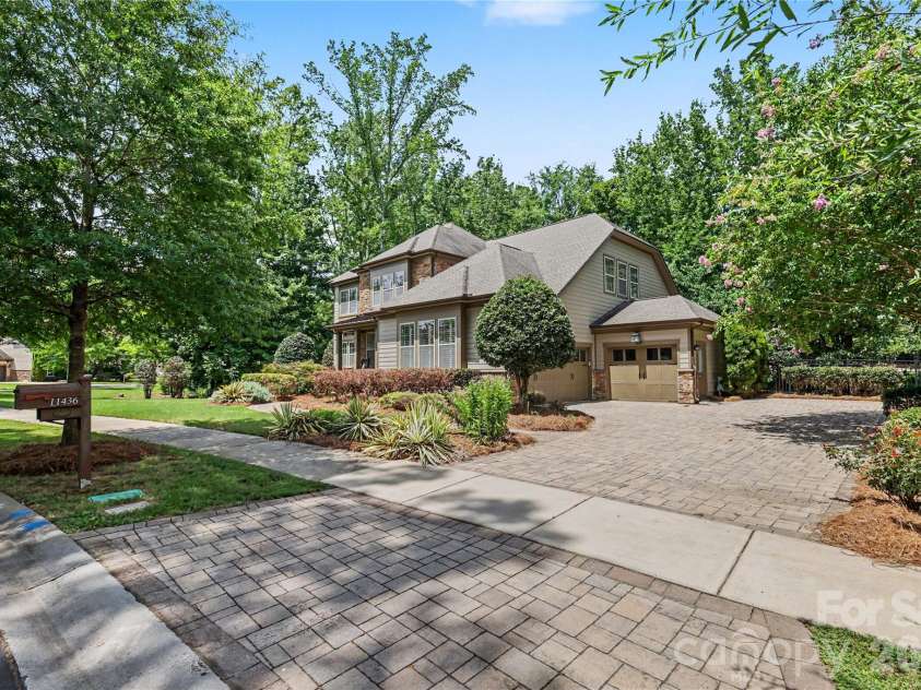 11436 Preservation Lane, Charlotte, NC 28278.  MLS# CAR4405788, YatesRealty ID 39786. 