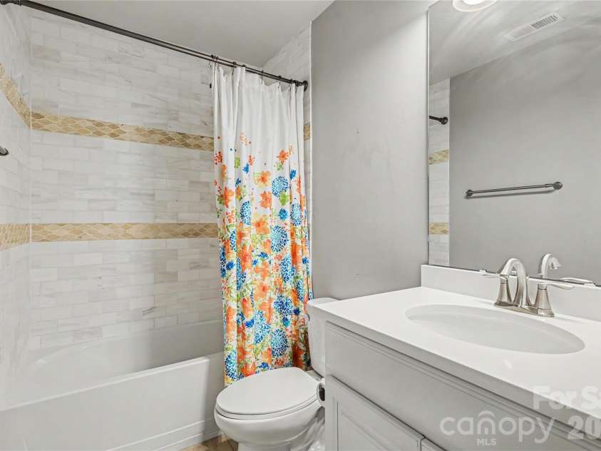 11436 Preservation Lane, Charlotte, NC 28278.  MLS# CAR4405788, YatesRealty ID 39786. 