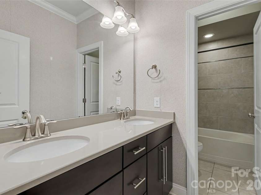 11436 Preservation Lane, Charlotte, NC 28278.  MLS# CAR4405788, YatesRealty ID 39786. 