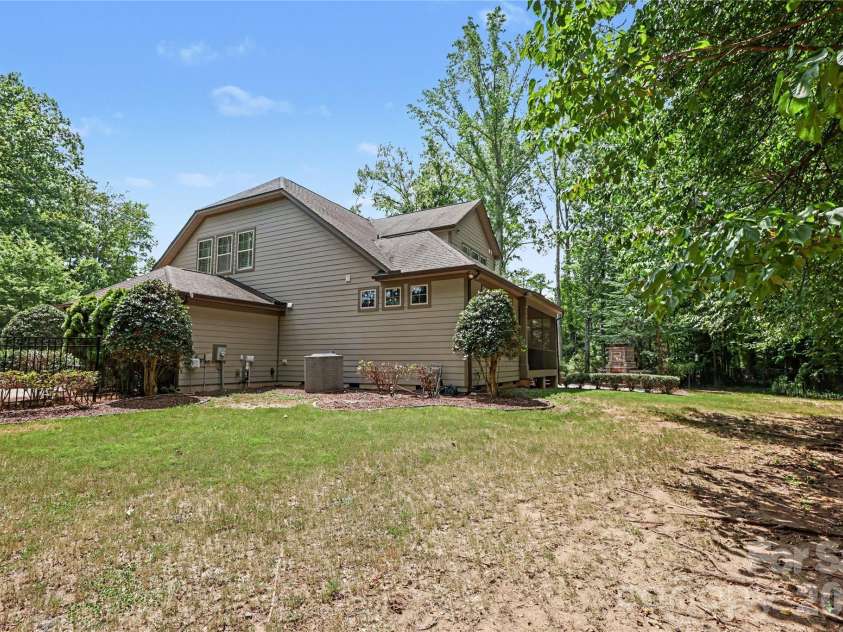 11436 Preservation Lane, Charlotte, NC 28278.  MLS# CAR4405788, YatesRealty ID 39786. 