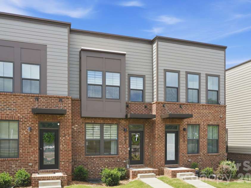 1063 Simcoe Lane, Charlotte, NC 28217.  MLS# CAR4405838, YatesRealty ID 39787. 