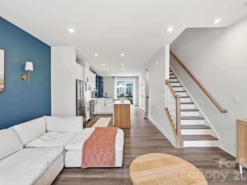 1063 Simcoe Lane, Charlotte, NC 28217.  MLS# CAR4405838, YatesRealty ID 39787. 