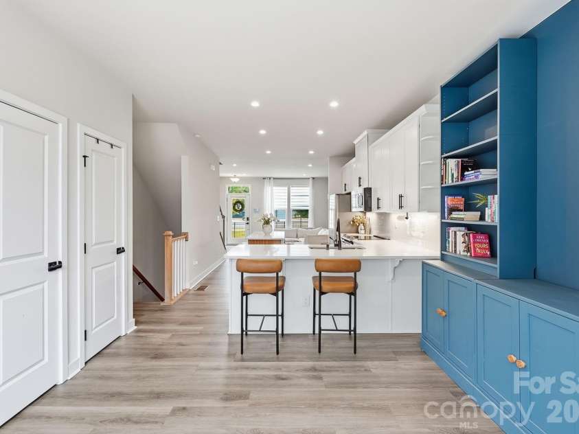 1063 Simcoe Lane, Charlotte, NC 28217.  MLS# CAR4405838, YatesRealty ID 39787. 