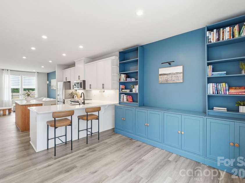1063 Simcoe Lane, Charlotte, NC 28217.  MLS# CAR4405838, YatesRealty ID 39787. 
