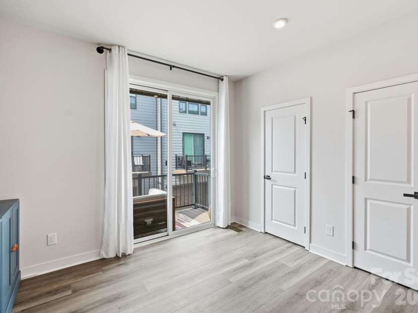 1063 Simcoe Lane, Charlotte, NC 28217.  MLS# CAR4405838, YatesRealty ID 39787. 