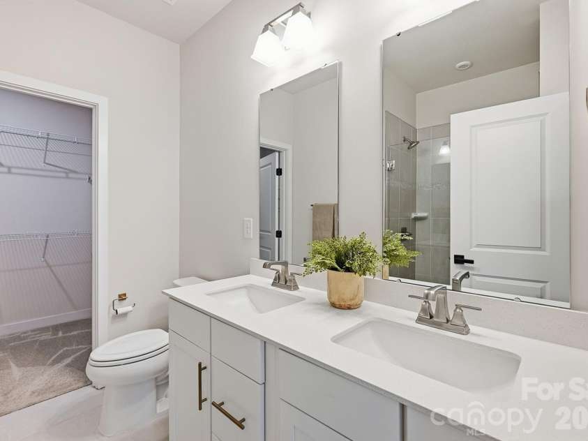 1063 Simcoe Lane, Charlotte, NC 28217.  MLS# CAR4405838, YatesRealty ID 39787. 