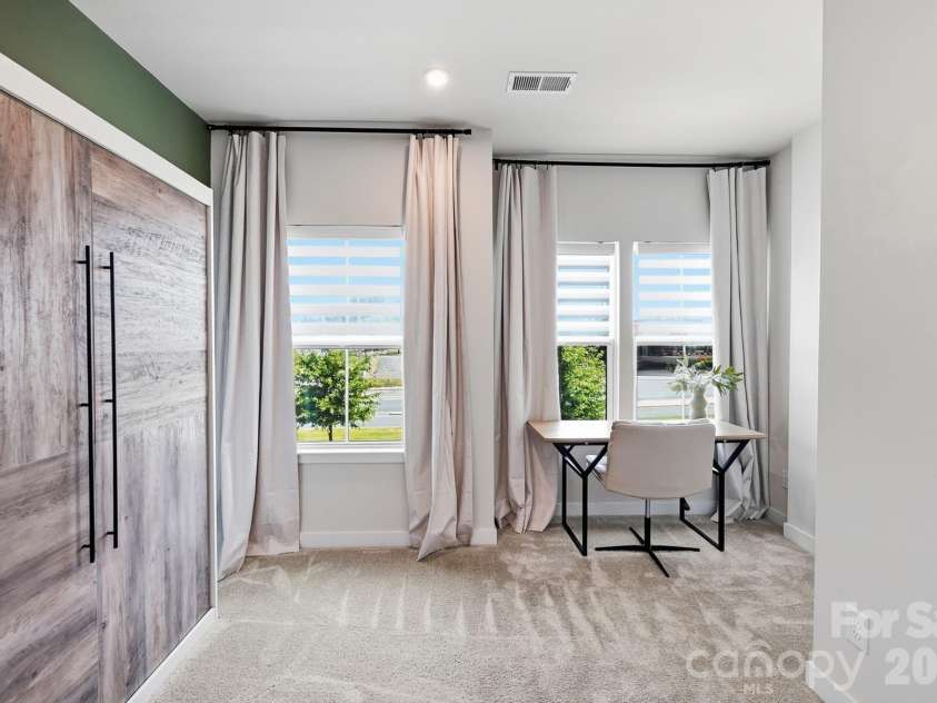 1063 Simcoe Lane, Charlotte, NC 28217.  MLS# CAR4405838, YatesRealty ID 39787. 
