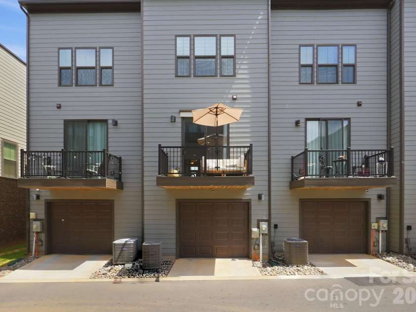 1063 Simcoe Lane, Charlotte, NC 28217.  MLS# CAR4405838, YatesRealty ID 39787. 