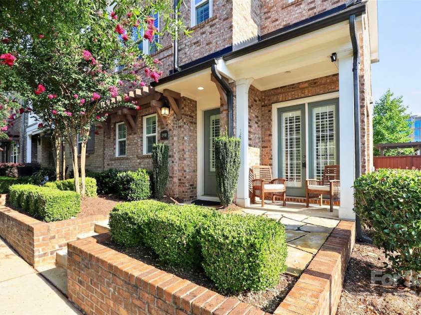 8910 Matthews Farm Lane, Charlotte, NC 28277.  MLS# CAR4405727, YatesRealty ID 39788. 