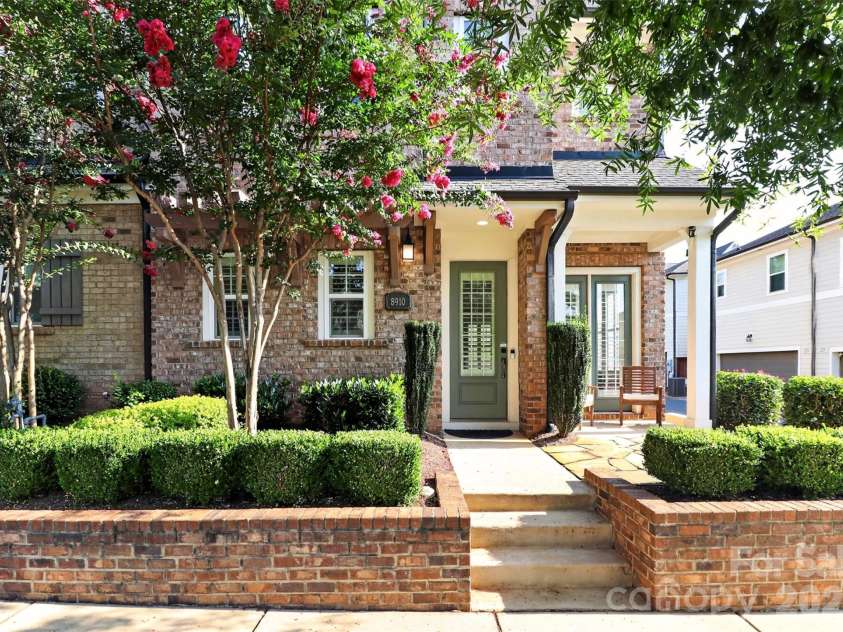 8910 Matthews Farm Lane, Charlotte, NC 28277.  MLS# CAR4405727, YatesRealty ID 39788. 