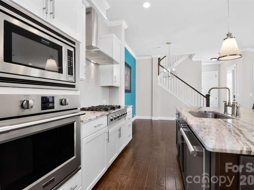 8910 Matthews Farm Lane, Charlotte, NC 28277.  MLS# CAR4405727, YatesRealty ID 39788. 