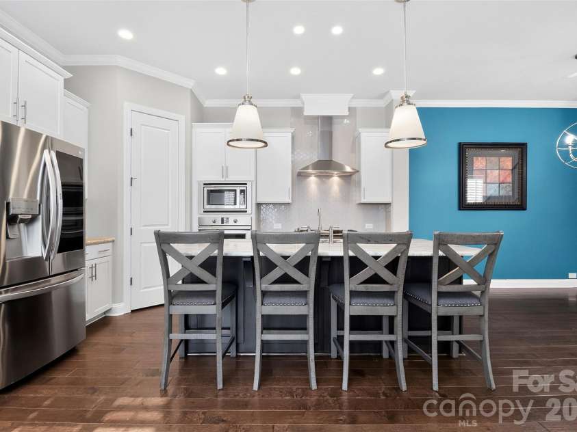8910 Matthews Farm Lane, Charlotte, NC 28277.  MLS# CAR4405727, YatesRealty ID 39788. 
