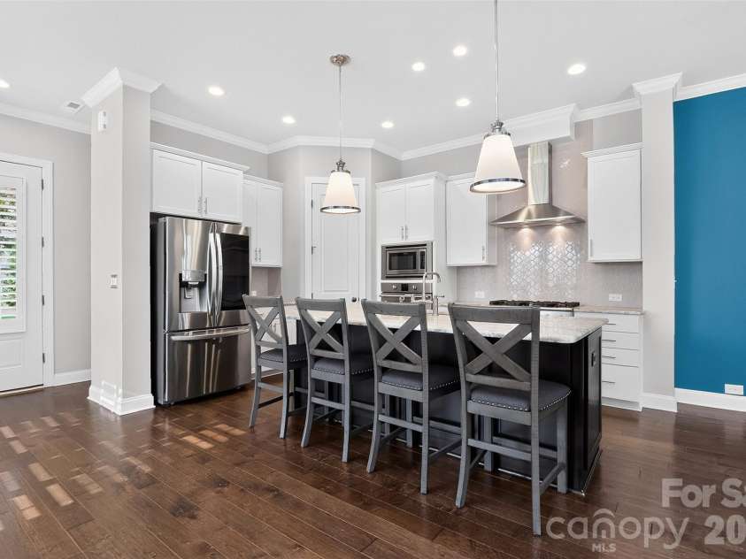 8910 Matthews Farm Lane, Charlotte, NC 28277.  MLS# CAR4405727, YatesRealty ID 39788. 