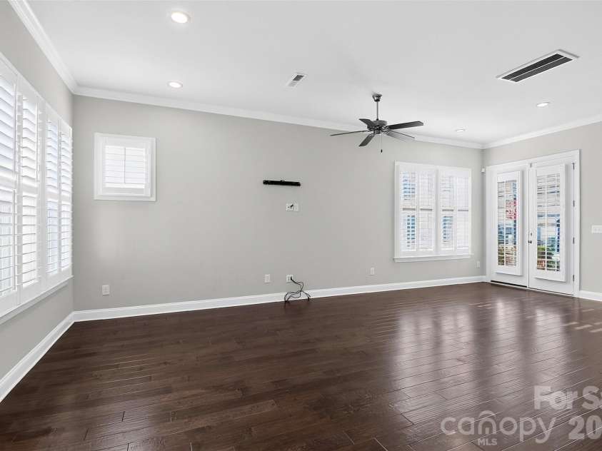 8910 Matthews Farm Lane, Charlotte, NC 28277.  MLS# CAR4405727, YatesRealty ID 39788. 