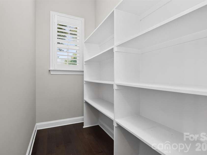 8910 Matthews Farm Lane, Charlotte, NC 28277.  MLS# CAR4405727, YatesRealty ID 39788. 
