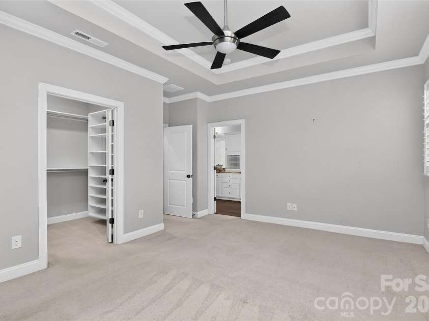 8910 Matthews Farm Lane, Charlotte, NC 28277.  MLS# CAR4405727, YatesRealty ID 39788. 