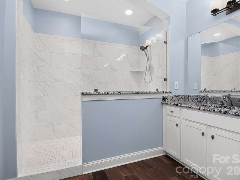 8910 Matthews Farm Lane, Charlotte, NC 28277.  MLS# CAR4405727, YatesRealty ID 39788. 