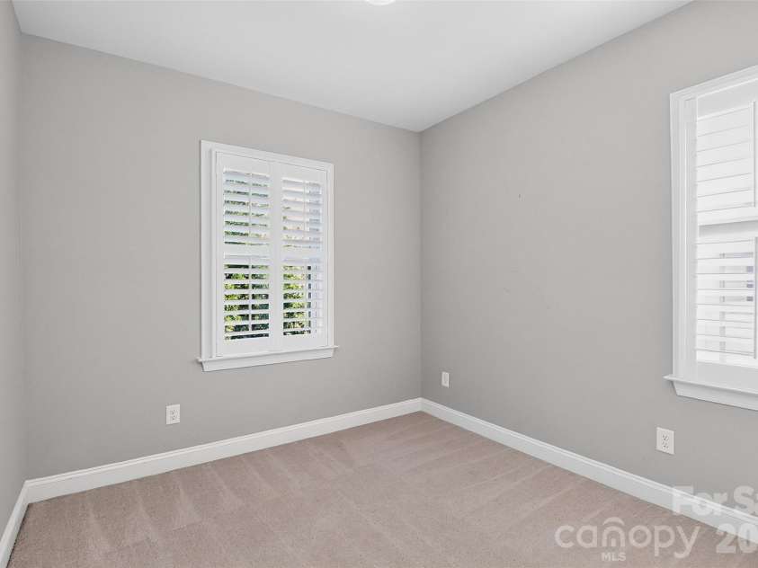 8910 Matthews Farm Lane, Charlotte, NC 28277.  MLS# CAR4405727, YatesRealty ID 39788. 