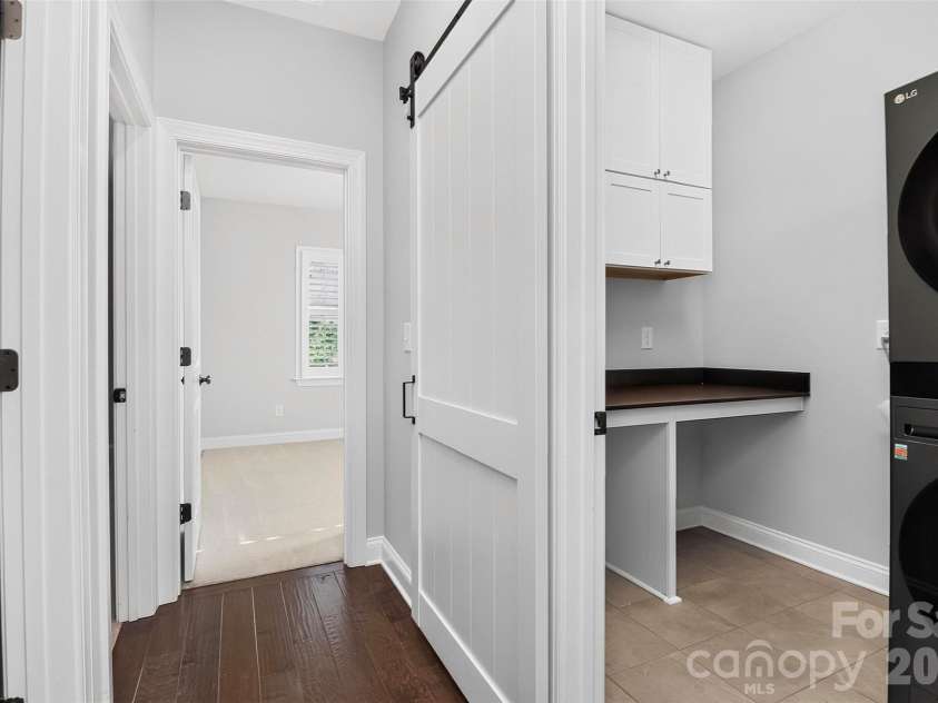 8910 Matthews Farm Lane, Charlotte, NC 28277.  MLS# CAR4405727, YatesRealty ID 39788. 